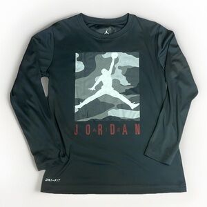 Nike Air Jordan Dri-Fit dark grey top with camo background sz M 10-12